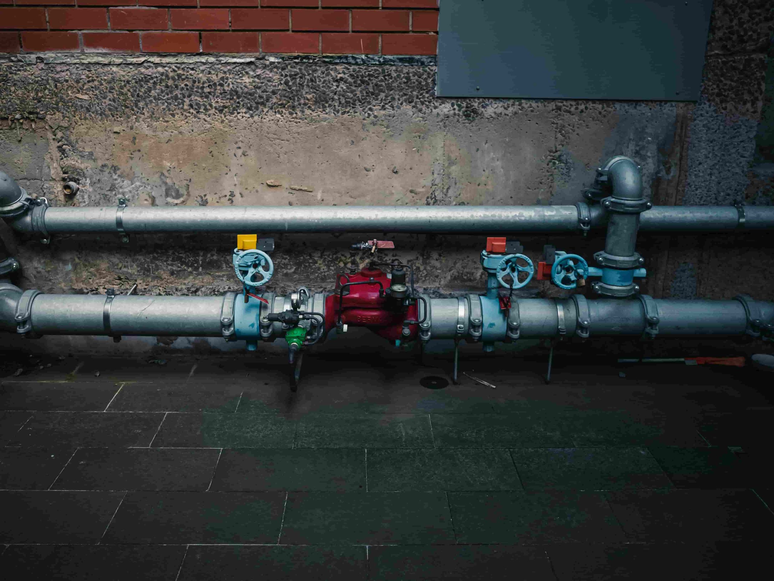 Commercial plumbing pipe and valve assembly